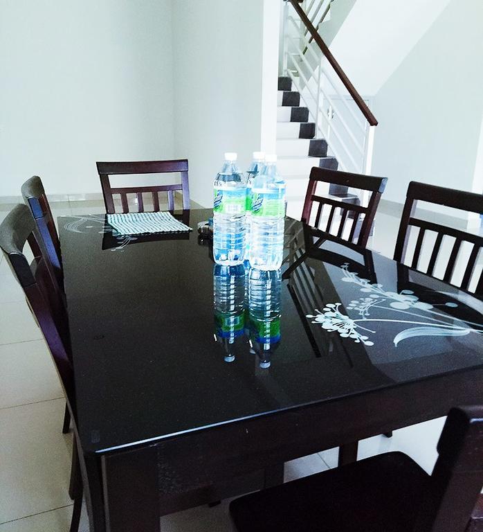 Sri Manjung Ma Maison Homestay Лумут Екстер'єр фото