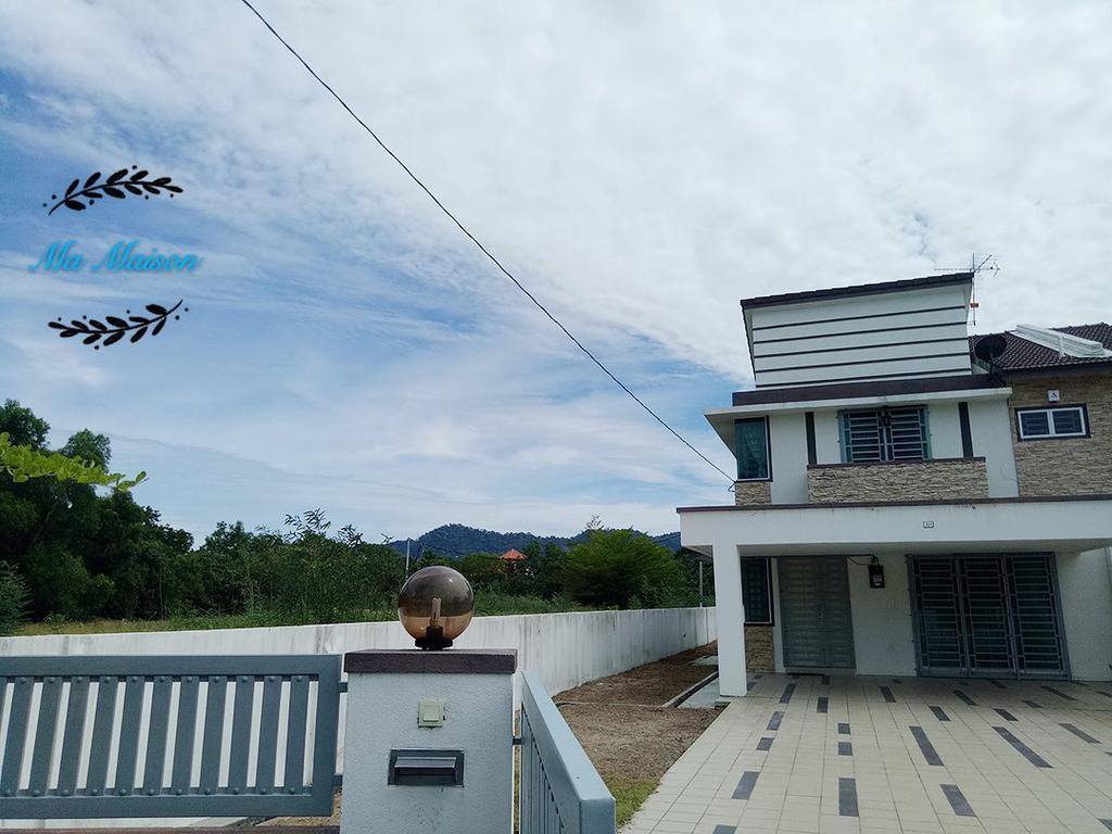 Sri Manjung Ma Maison Homestay Лумут Екстер'єр фото